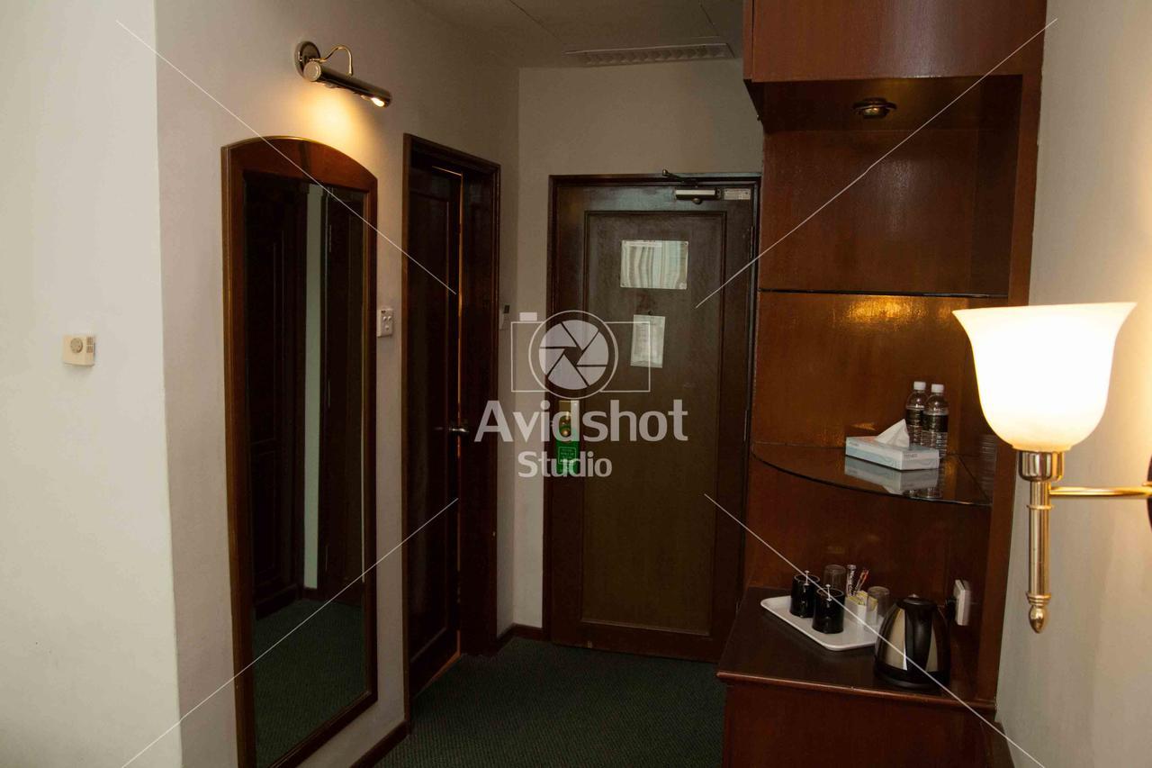 Summit Hotel 3*