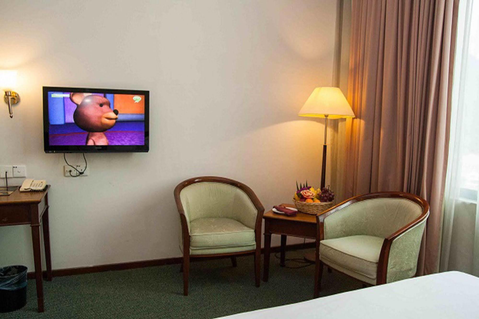 Summit Hotel